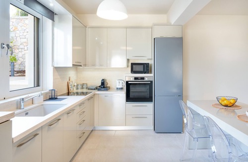 Ermionida Villa | Villa 'M Z Eternity' with Sea View, Wi-Fi and Air Conditioning