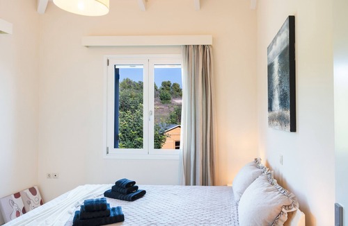 Ermionida Villa | Villa 'M Z Eternity' with Sea View, Wi-Fi and Air Conditioning