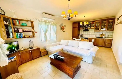 Ofrinion House | Villa Maddie's Place