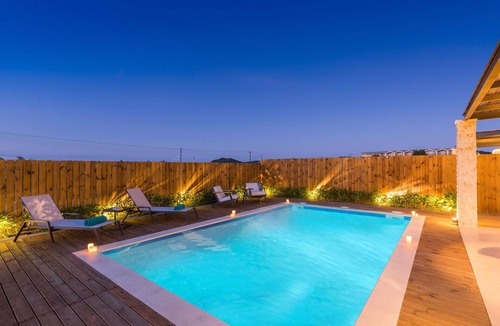 Khartata Villa | Villa Maira Azalea by Villa Plus