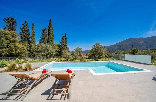 Sami Villa | Villa Mandolin by Villa Plus