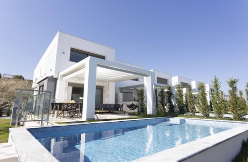 Haniotis Villa | Villa Mare - Private Pool, 4 Bdrms, Sea View, BBQ