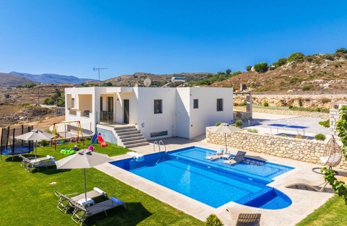 Monopari Villa | Villa Marielia - Three Bedroom Villa, Sleeps 7