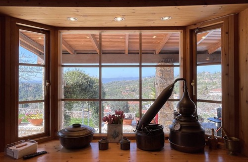 Oropos Ski Chalet | Villa Marrone Splendid Seaview
