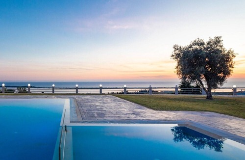 Dafnata Villa | Villa Mediterranean View