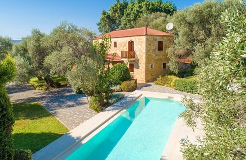 Kolymbari Villa | Villa Miguela: Large Private Pool, A/C, WiFi, Eco-Friendly