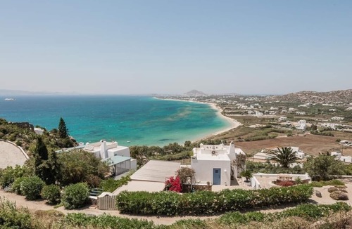 Maragas Villa | Villa Mihail is luxury suite by the sea