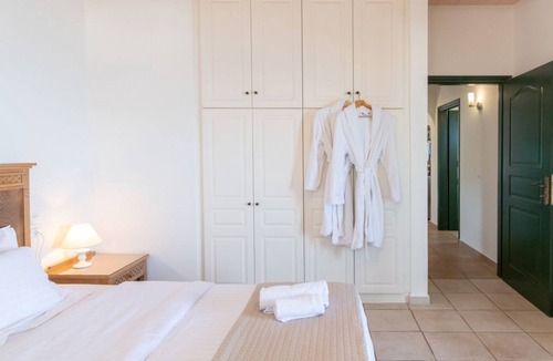 Exomvourgo Villa | Villa Mileia/ 4 bedrooms/ Sea-view With Shared Pool