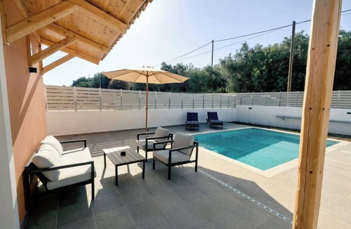 Termenades Villa | Villa Monteverde- Secluded Modern Villa in Nature