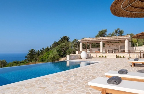 Katsimatika Villa | Villa Moundela - Two Bedroom Villa, Sleeps 4
