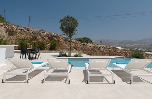 Naxos Town Villa | Villa Moustaki in Naxos Island