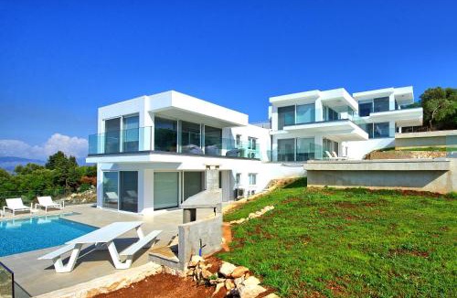 Pelekito Villa | Villa Nafsika by PosarelliVillas