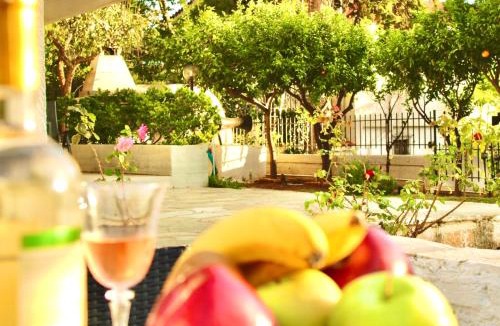 Anavyssos House | Villa Naya by the Beach