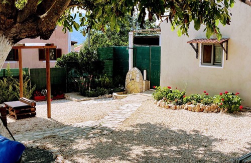 Poulata Villa | Villa 'Nikos' with Mountain View, Wi-Fi and Air Conditioning