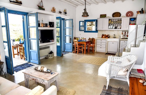 Kithnos Villa | Villa Niloya-100m from the seaside