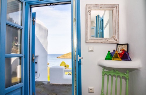 Kithnos Villa | Villa Niloya-100m from the seaside