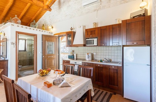 Ieromonachos Villa | Villa Nionios - One Bedroom Villa, Sleeps 3