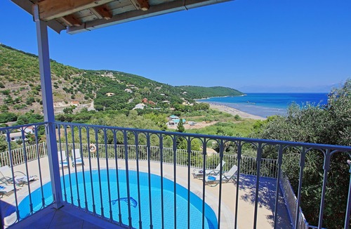 Apraos Villa | Villa Oneiro: Stunning views, private pool, A/C, WiFi