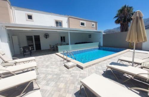 Exopoli Villa | Villa Oniro- Less than 5-Min Walk to Kalivaki Beach
