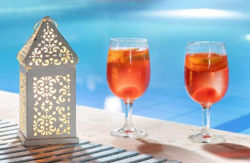 Roda Villa | Villa Paradiso: Near beach, superb pool and garden