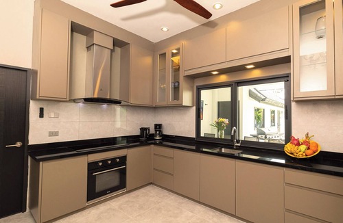 Nong Prue Villa | Villa Pattaya Hill minutes from the Beach and City Pattaya, electricity excluded