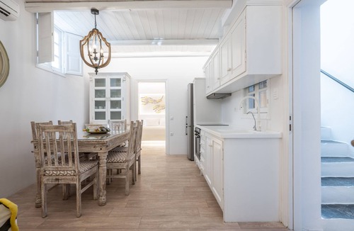 Oia Villa | Villa Pearl - Sunset & Sea View - Swimming Pool & Private Outdoor Heated Jacuzzi