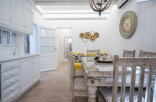 Oia Villa | Villa Pearl - Sunset & Sea View - Swimming Pool & Private Outdoor Heated Jacuzzi