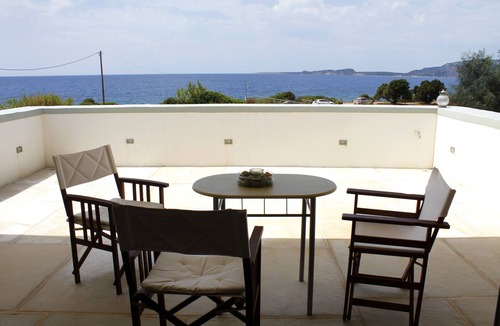 Gargaliani Villa | Villa Penelope 15m from sea with privet beach.