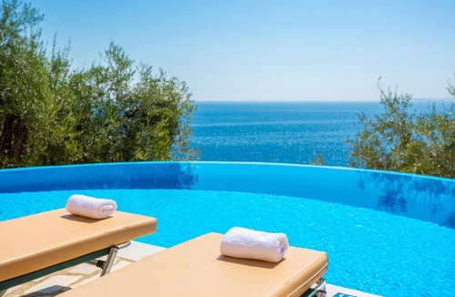 Katavolos Villa | Villa Petros - Three Bedroom Villa, Sleeps 7