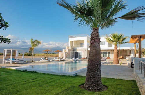 Faistos Villa | Villa Pnoe Seaside Luxurious, Seafront & Private