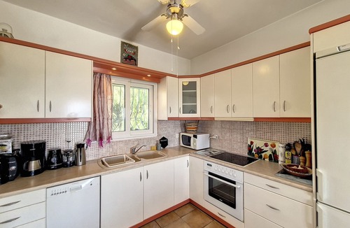 Kilada House | Villa, pool & seaview, a short drive to the beach