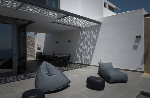 Kilada Villa | Villa Porthyra