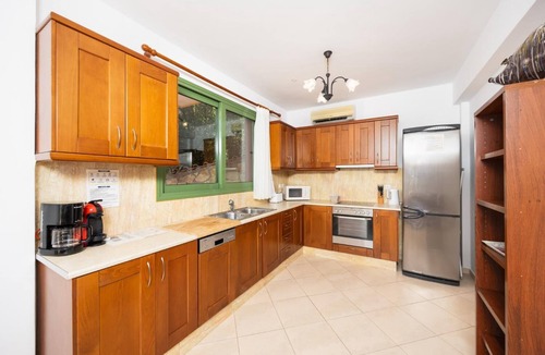 Kateleios Villa | Villa Poseidonia - Three Bedroom Villa, Sleeps 6