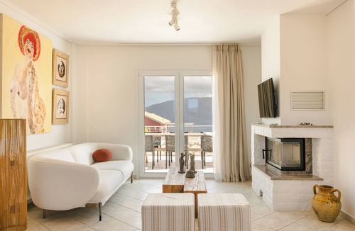 Katsarata Villa | Villa Renata.
