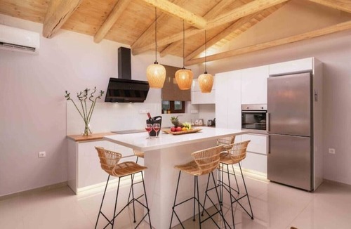 Faistos Villa | Villa Repsimia with private jacuzzi in Villa Repsimia.n