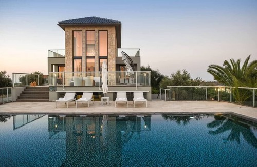 Stavros Villa | Villa Rey - Follow your luxury senses. Seafront