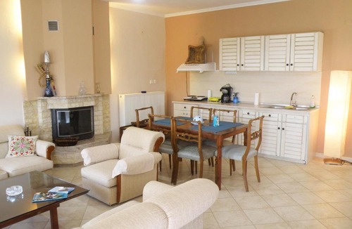 Potos House | Villa Rodia 2 guests