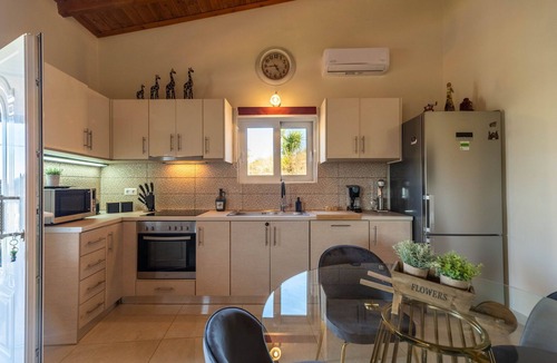Mathes Villa | Villa Rose - Villa 1,5 km from the sea in Crete
