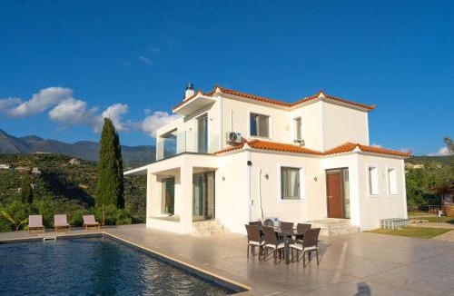 Kalamata Villa | Villa Sadova Private pool Panoramic view