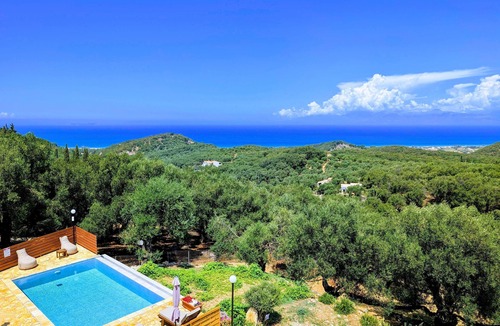 Petaleia Villa | Villa Sarakinos. A spacious, private villa with sea view