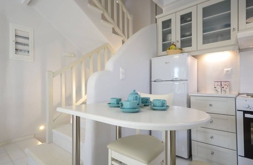 Agia Anna Villa | Villa Selvarion, Private Furnished Terrace, Shared Pool, Naxos