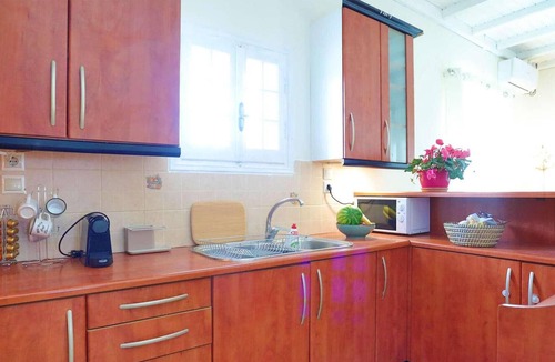 Arillas House | Villa Serenita is set in its own large grounds, enjoying lovely sea views, in a small traditional Co