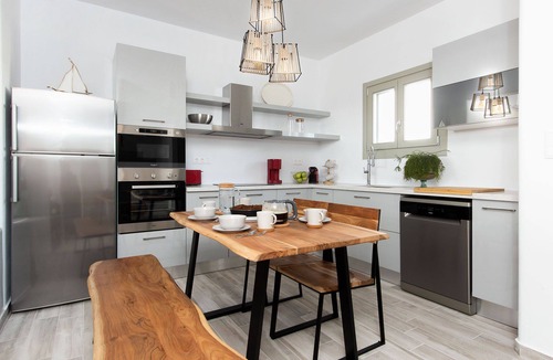 Plaka Villa | Villa Sofia for 7 cycladic inspired villa near Plaka Beach