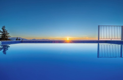 Manganos Villa | Villa Sol. Welcome to your dream getaway. Breathtaking views in quiet location.