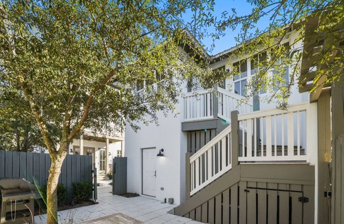 Rosemary Beach Villa | "Villa St. John Carriage House" | Between Inlet & Rosemary Beach | Free Bike Cruisers