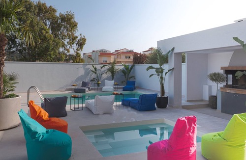 Petaloudes Villa | VILLA STERGOS
