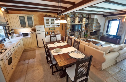 Pisses Villa | Villa Stoneflower with breathtaking sunsets & private swimming pool