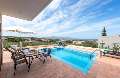 Pyrgos Psilonerou Villa | Villa Stratianna by PosarelliVillas