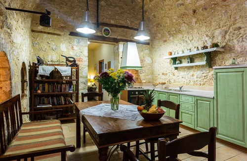 Atsipópoulon Villa | Villa Svega - Timeless Venetian Charm by etouri