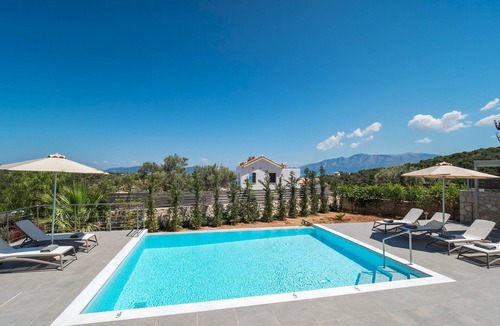 Katomerion Villa | Villa Taphian - Three Bedroom Villa, Sleeps 6